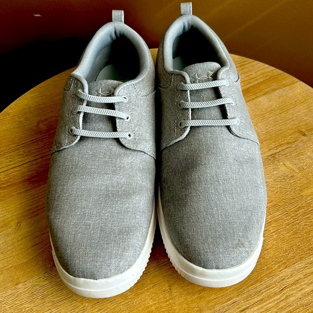 Men’s 10 UA slip on shoes!